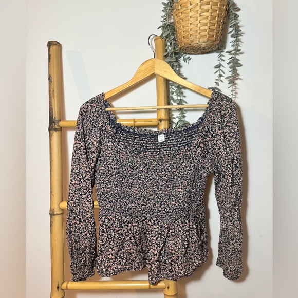 Old Navy Top - Size M - Picture 1 of 4
